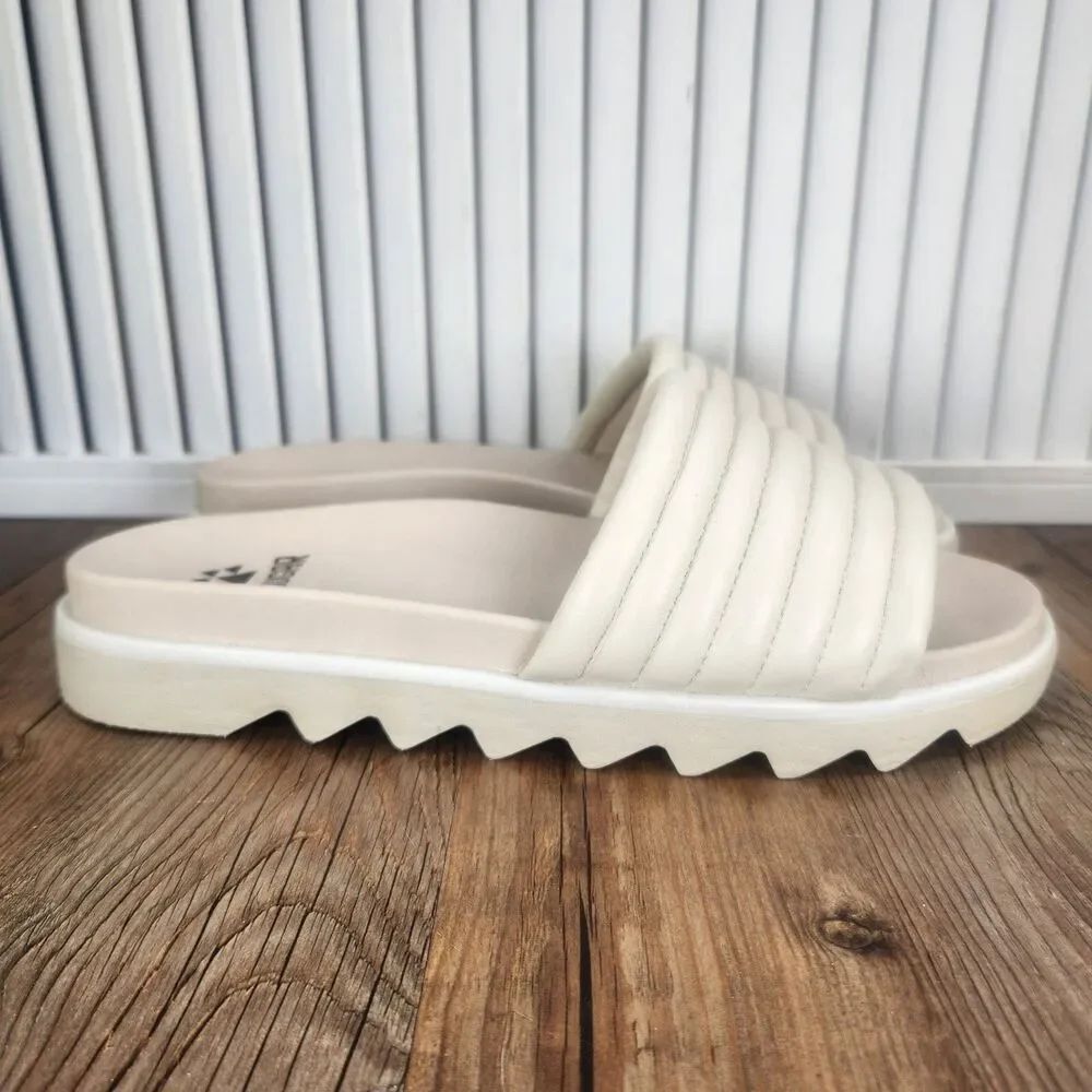 Cougar Naomi Oyster Slides Sandals Womens Size 11 M Cream Puffy Designer Slip On